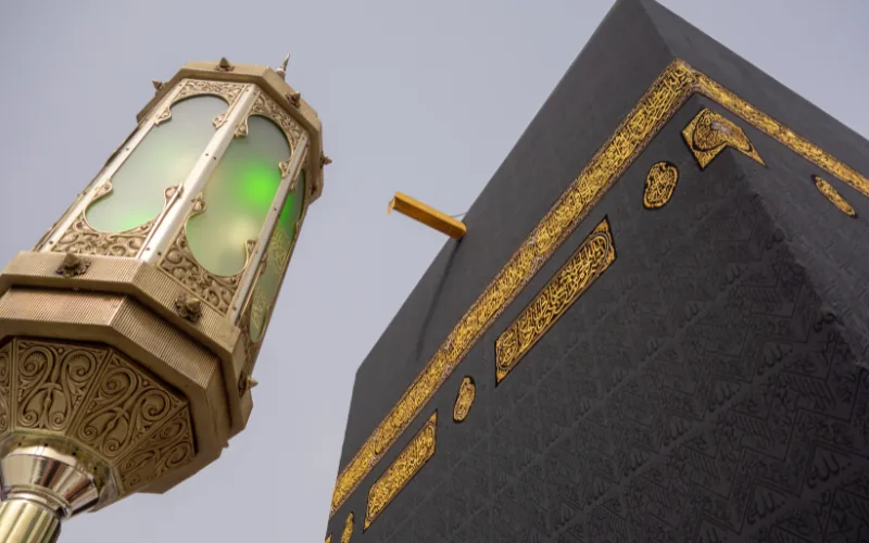 18 Day 4 Star Shifting Hajj Package 2027 covering Makkah Central, Aziziya, Mina and Madinah