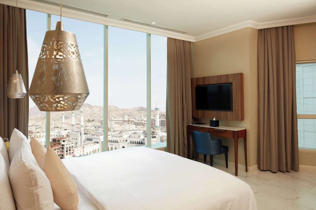 5 Star 10 Nights Easter Umrah Package photo 3