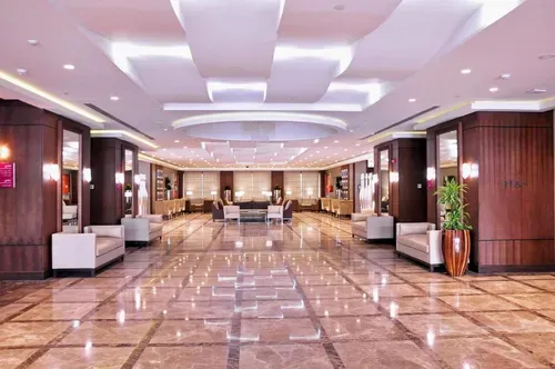 Crowne-Plaza-Madinah-lobby.webp