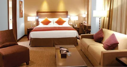 Crowne-Plaza-Madinah-room-view1.webp