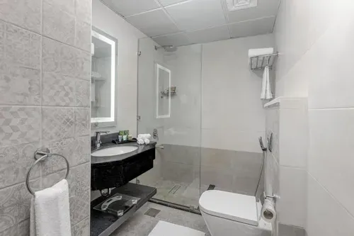 Diyar-Al-Taqwa-Hotel-Madina-bathroom.webp