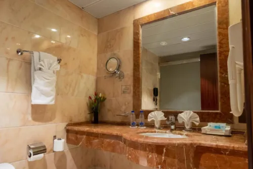 Emaar-Royal-Hotel-bathroom.webp