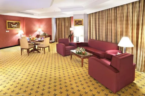 Leader-Al-Muna-Kareem-Hotel-lobby.webp