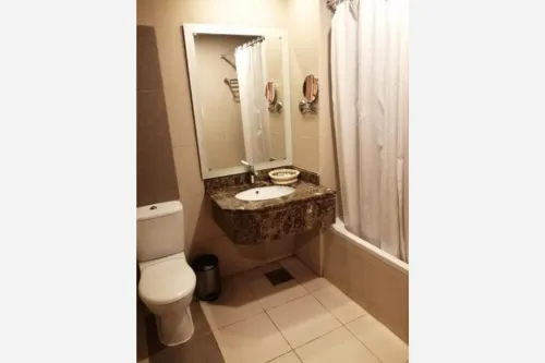 Rawdat-Al-Safwa-Hotel-bathroom.webp